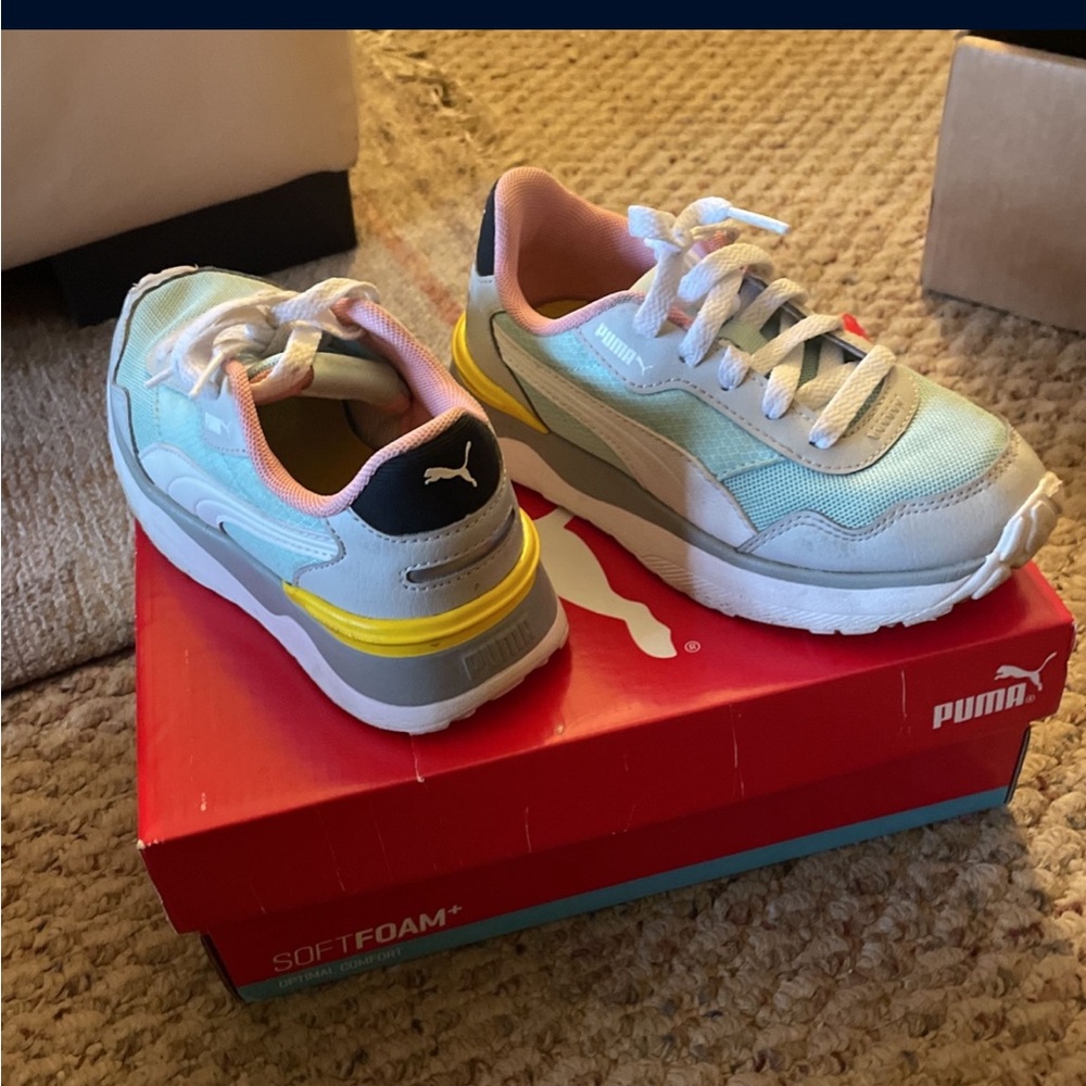 Girl puma shoes